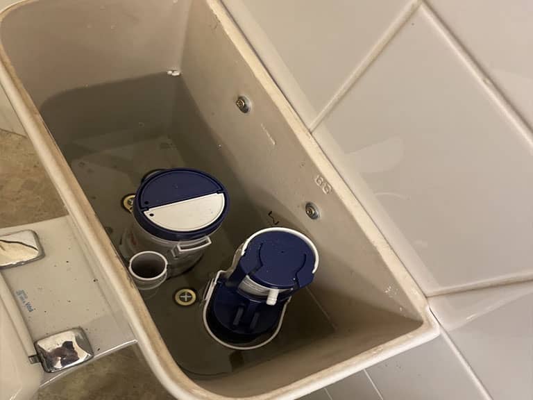 plumbing - toilet cistern repair 2